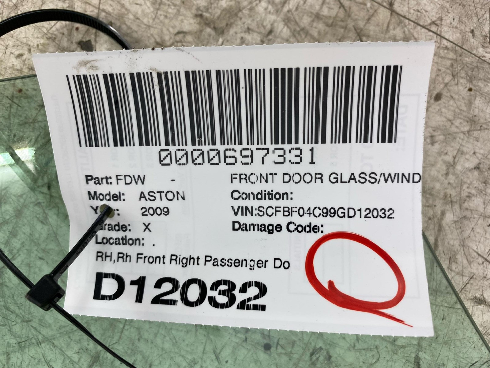 Aston Martin Vantage 2009 FRONT+RIGHT Door glass