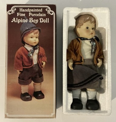 Handbemalte feine Porzellanpuppe Alpenjunge - The Leonardo Collection