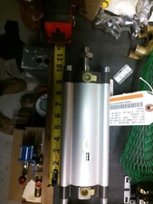 PARKER P1K-S080DA-0137 / P1KS080DA0137. HYDRAULIC CYLINDER