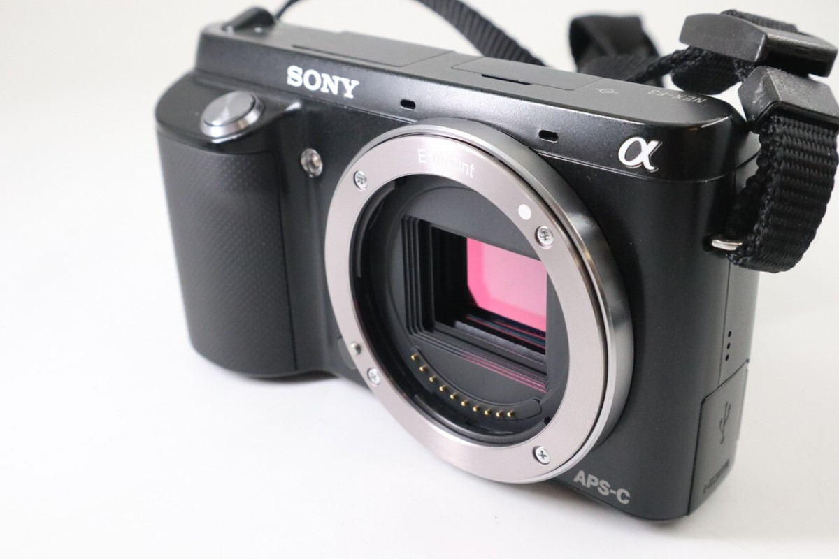 Sony α Alpha NEX-F3 Black + E 18-55mm F/3.5-5.6 OSS from