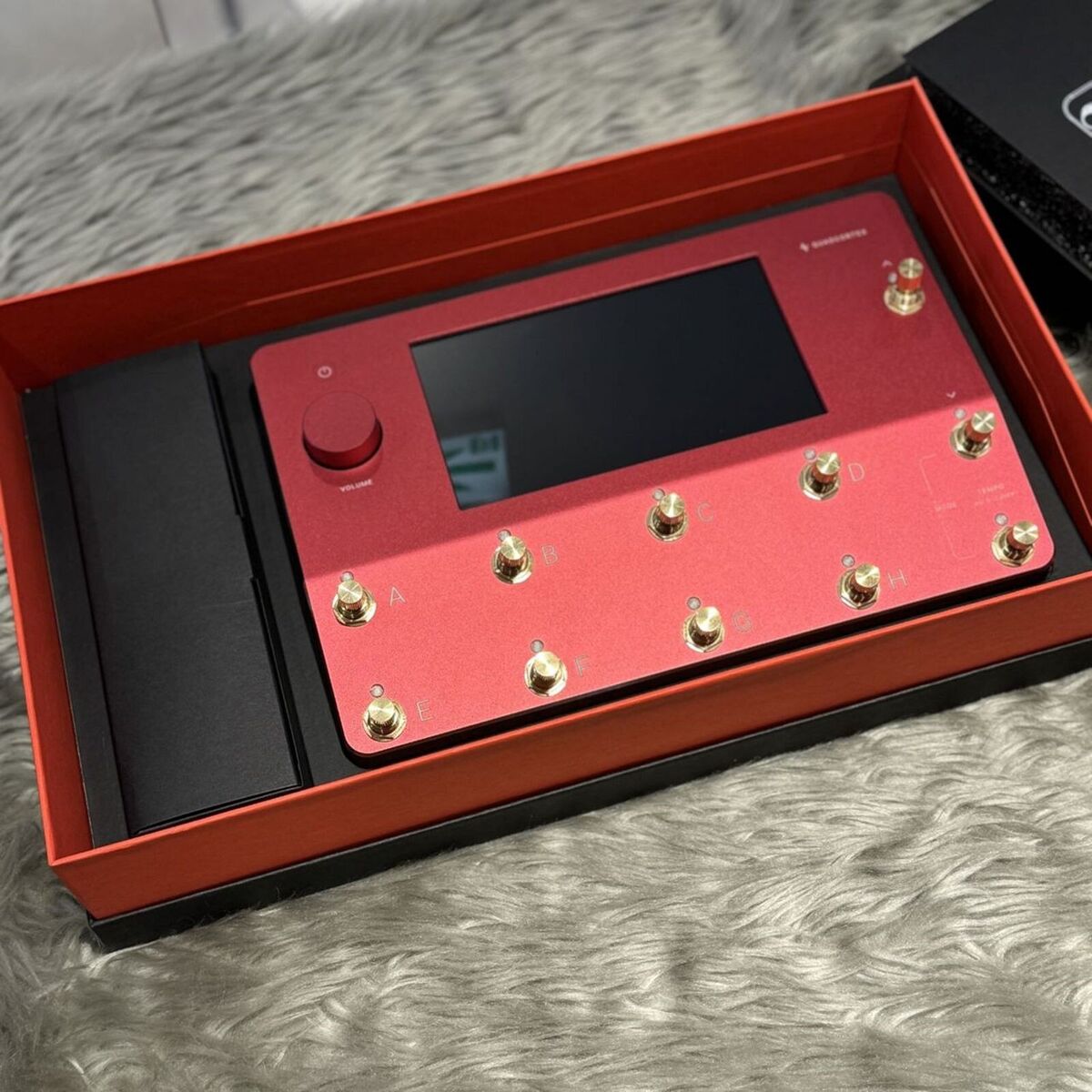 Neural DSP Quad Cortex Limited Color Edition/Red Gold Brand Neural DSP Quad Cortex Limited Color Edition/Red Gold Brand