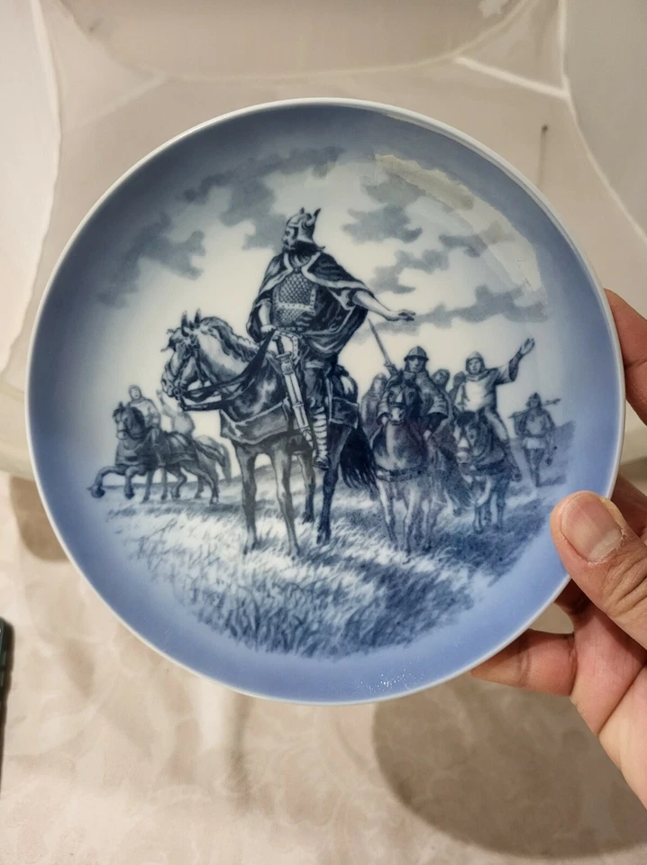 Plato Royal Copenhagen-1988 Hail King Frode - The Peacemaker DAK Roskilde Dinamarca Foto 3 de 4