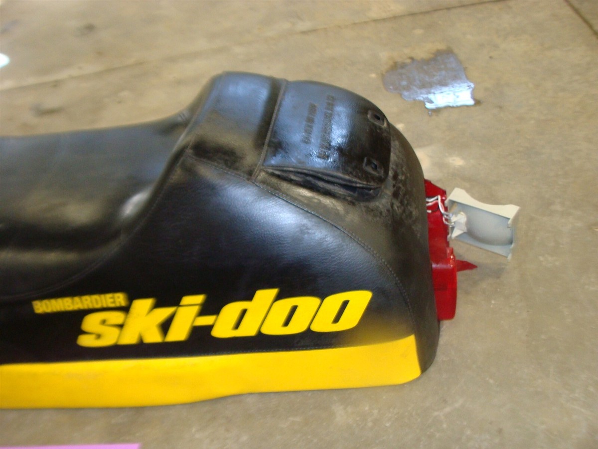 2000 SKI DOO MXZ 700 ZX chassis complete seat base cover foam