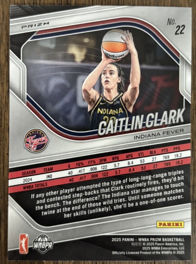 2025 Panini Prizm WNBA - Caitlin Clark #22 White Seismic Prizm