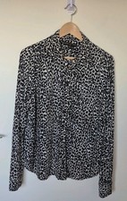 Perri Cutten Black /White Geometrical Patterned Blouse EUC size M