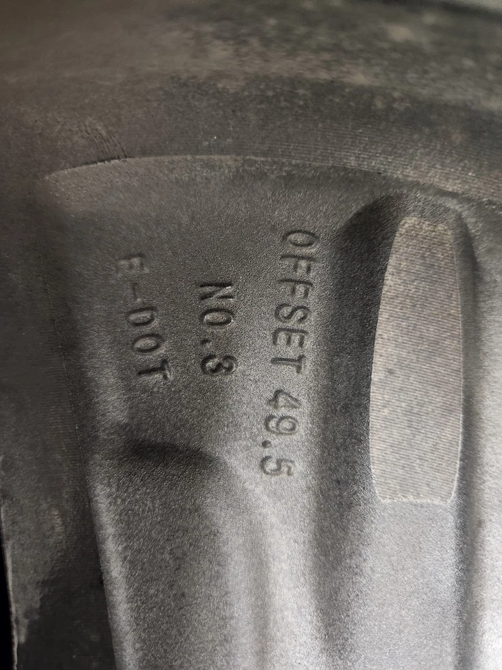 Kia Sorento 2021-2023  19" OEM Wheel Rim 52910P2310 Genuine  Machined Gray - Image 3 of 4