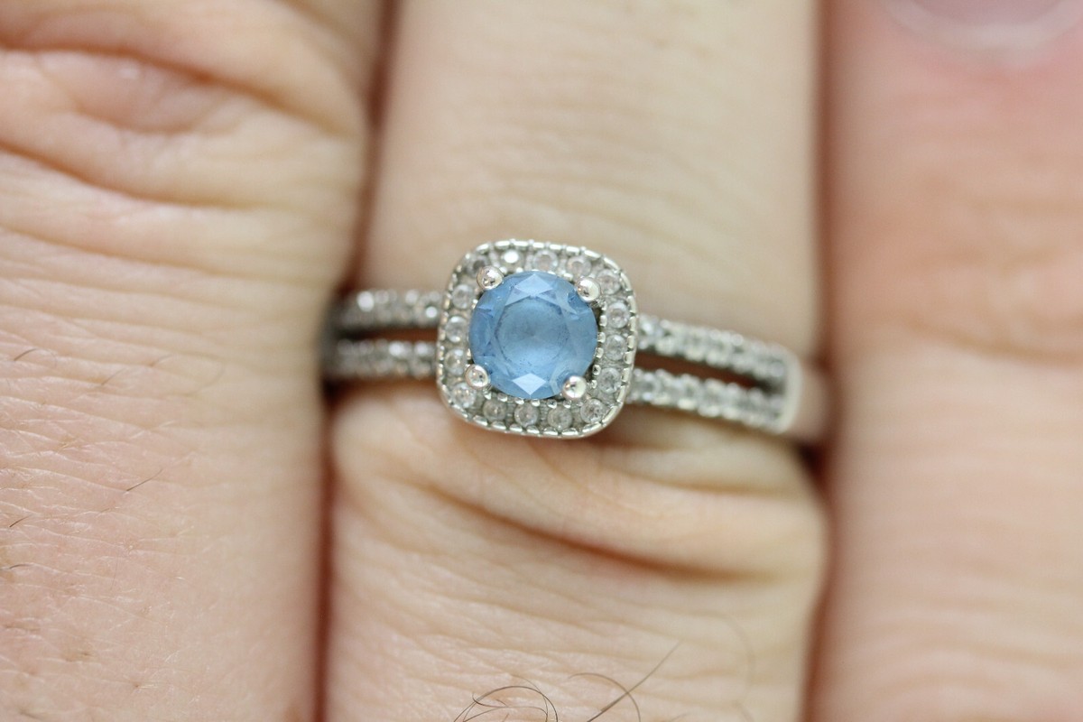 VINTAGE BLUE HALO BRILLIANT CZ STERLING SILVER 925 RING SZ 9 VINTAGE BLUE HALO BRILLIANT CZ STERLING SILVER 925 RING SZ 9