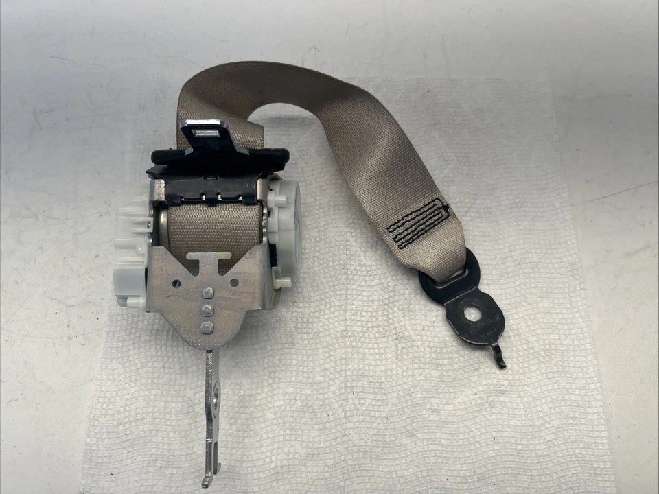 Retrator de cinto de segurança traseiro esquerdo fabricante de equipamento original 2011 2012 2013 2014 15 2016 BMW 550I 34048282A - Imagem 2 de 4