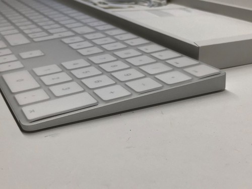 Apple Magic Keyboard mit Zahlenblock CH-DE / NEU und OVP - Bild 4 von 7