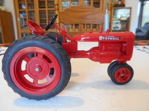 Vintage 1987 Florida Classic Farm Toy 1:16 Scale Farmall Super C Tractor, Used - Picture 5 of 16