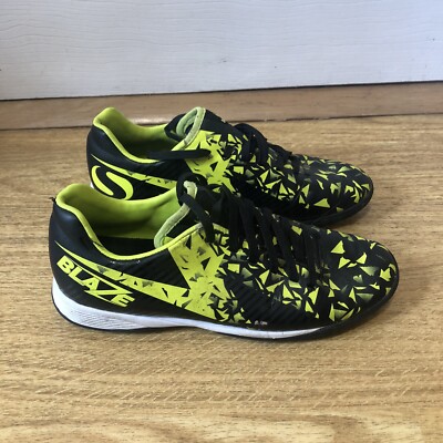 Sondico Blaze Green Jungen Kinder Astro Turf Fußball Fußballschuhe - UK 4