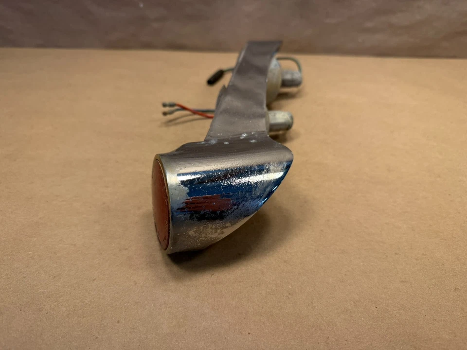 Lámpara trasera izquierda Jaguar XKE E-Type S1 OTS Lucas L651 OEM C16087 Foto 2 de 4