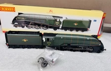 Hornby R2340 BR 4-6-2 A4 Steam Loco 'Golden Plover' DCC Ready OO Gauge Excellent