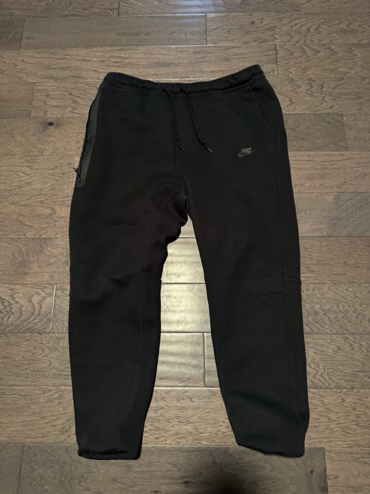 Nike Tech Black Sweatpants for Men - Comfortable, Stylish, and Durable