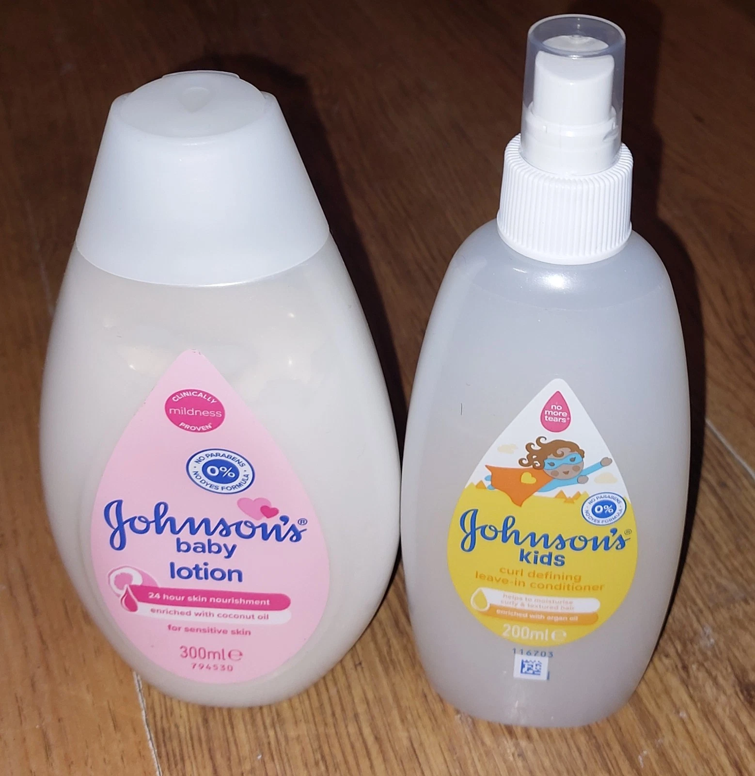 Johnsons Kids Curl Defining Leave In Conditioner Spray 200ml & Baby Lotion 300ml