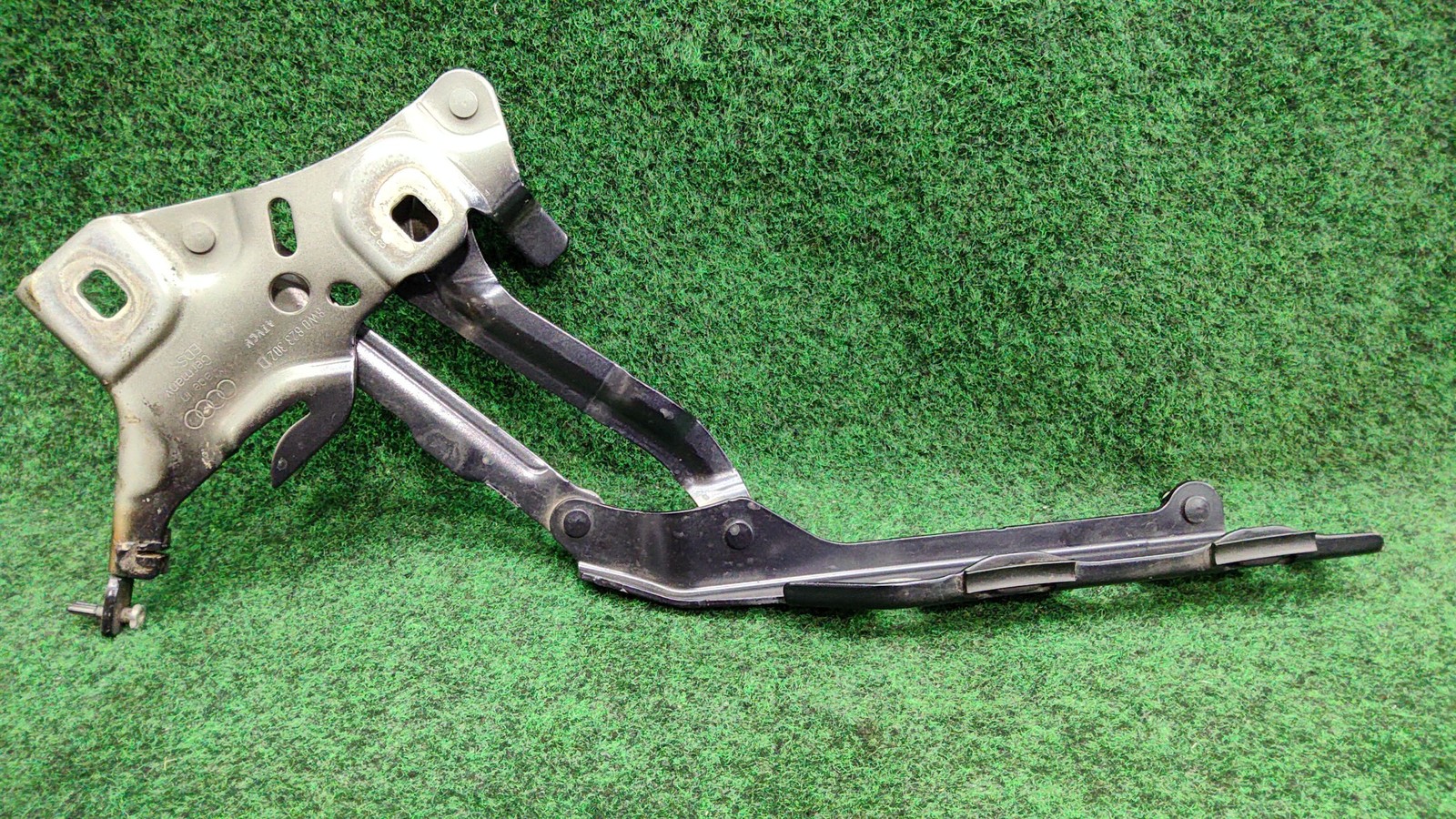 2017-2019 Audi A4 Quattro Right Hood Hinge Blue Met. W1 Oem 8w0823302d