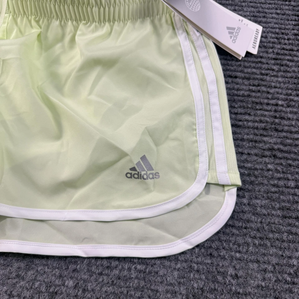 Shorts Adidas Feminino Médio Quase Limão Branco AEROREADY Corrida Carrera M20 Novo - Imagem 2 de 4