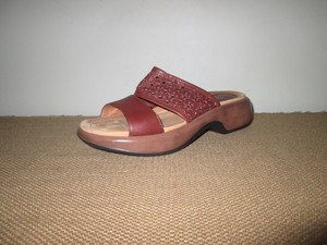 dansko sandals size 39