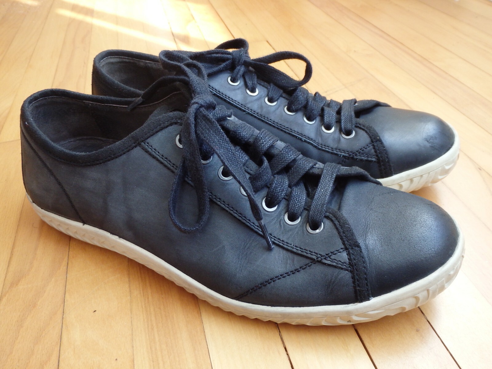 john varvatos men's sneakers