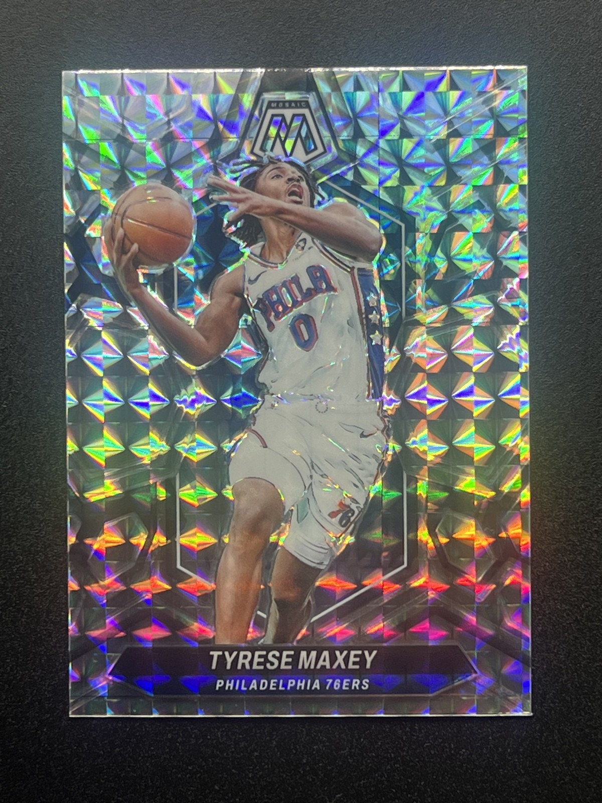 2023-24 Panini Mosaic - Tyrese Maxey #79 Mosaic Prizm