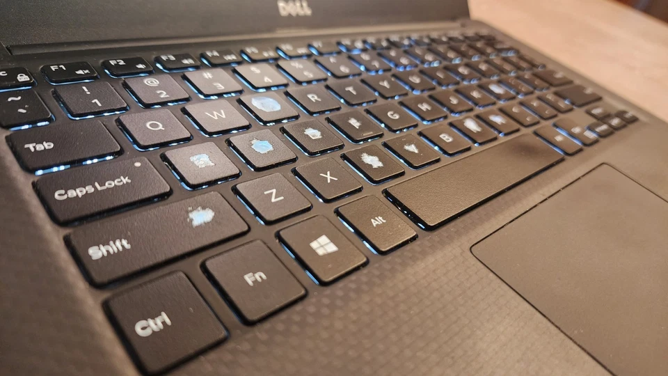 Dell XPS 13 9360 13" FHD Intel i5-7200U 128GB SSD 8GB RAM HDMI Windows 11 Laptop - Image 3 of 4