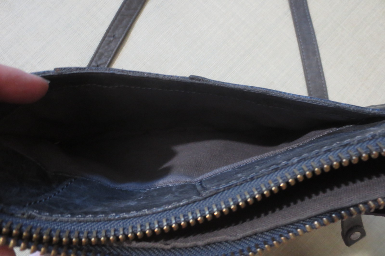 Frye Leather Melissa Gray Patchwork Zip Crossbody… - image 5