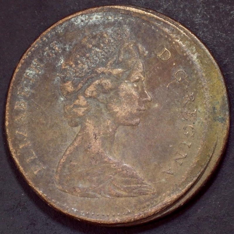 (( ERROR )) 1965 Off Center Canadian Elizabeth II 1¢ Cent Error  *COINS* 0507-03
