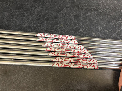 Gebrauchte Accra iSTEEL RED 110g REGULAR FLEX EISEN SCHAFTZÜGE 5-SW, 0,355'' TAPER TIP