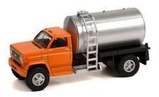 Greenlight 1/64 1982 Chevrolet C-60 Cab in Orange Fertilizer TrucK #45140-A📌USA
