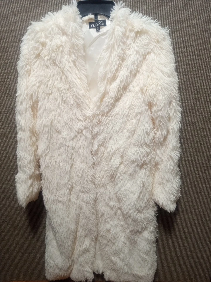 Rue21 Medium Faux Fur Sweater Cardigan Super Cute - Изображение 2 из 4