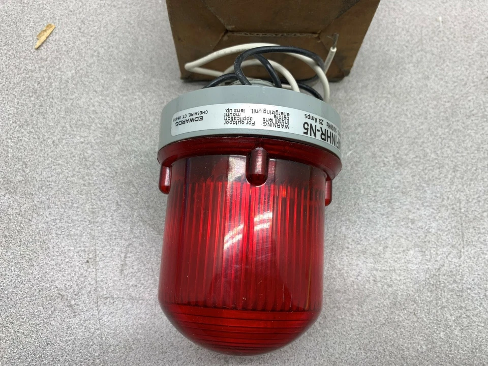 NEW IN BOX EDWARDS LIGHT 104INHR-N5 - Image 3 of 4