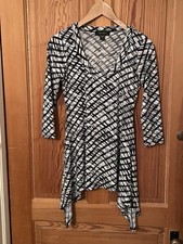Karen Kane Womens Shirt Size Small - Blk & White Stretch Jersey Swing Top
