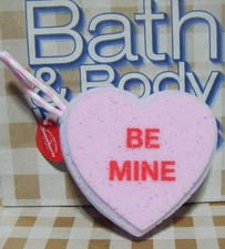 BATH and BODY WORKS x Sweetheart Candy Heart BE MINE Bath Sponge NEW (51/3193)