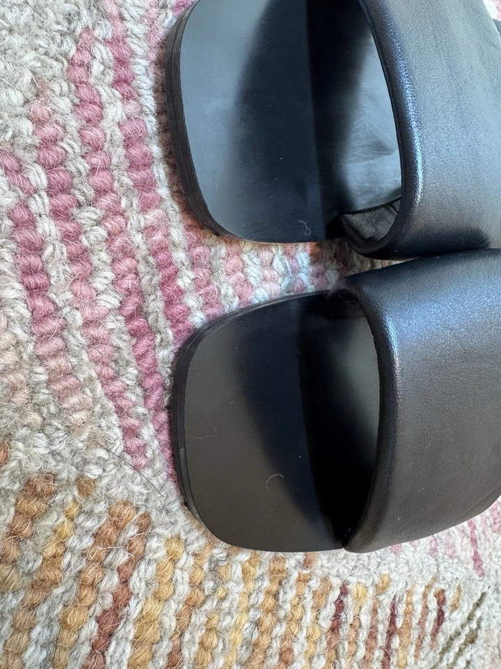 Slides pretos elegantes Zara 9,5 - Imagem 4 de 4