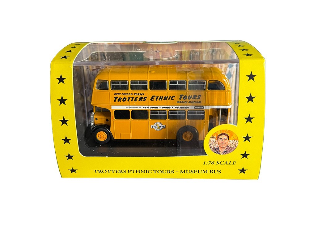 Only Fools and Horses Appreciation Society Museum Touring Bus OO Scale 1:76