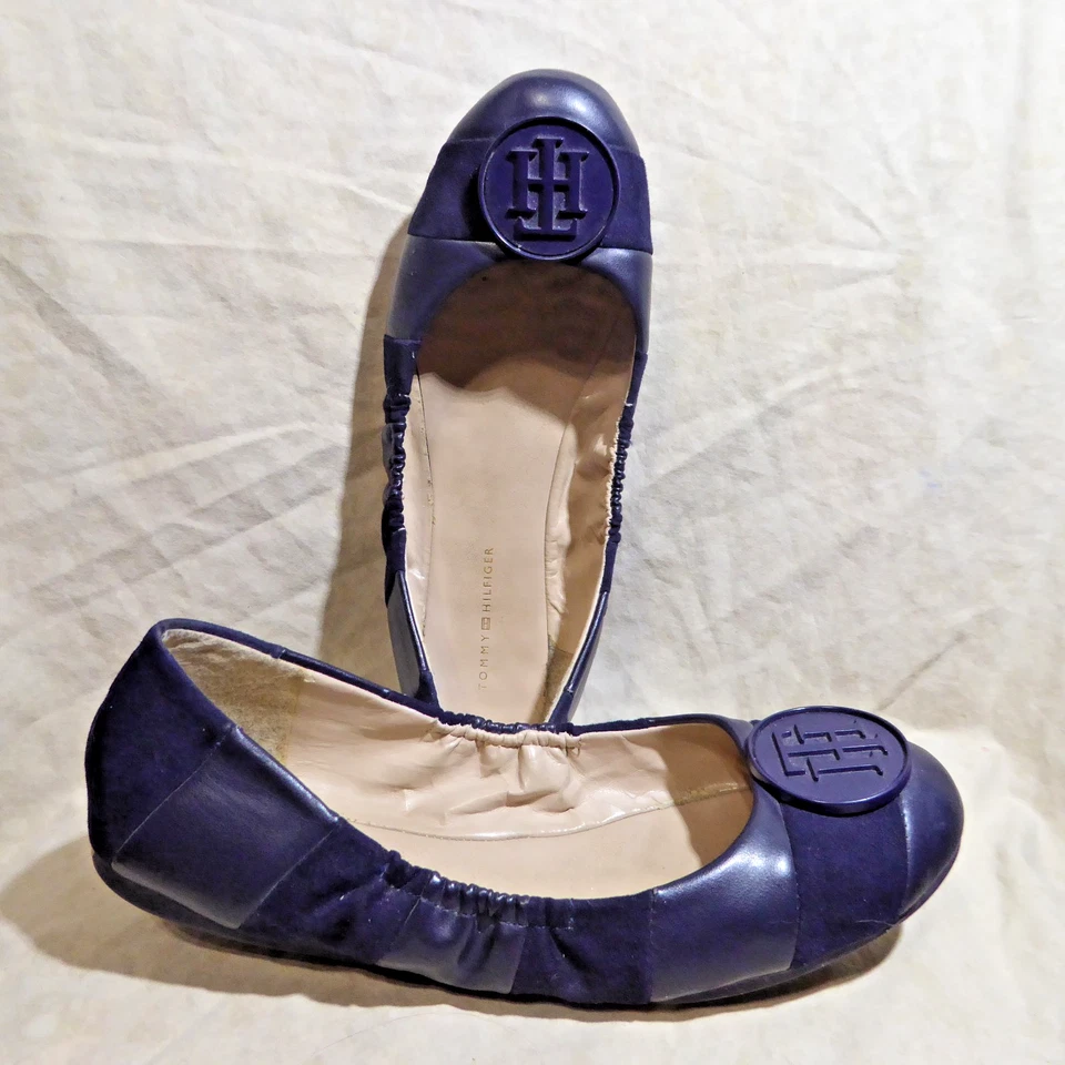 🩰 Tommy Hilfiger Ballet Pisos Talla 8 M Azul Marino Cuero y Gamuza; Logo Emblemas Foto 2 de 4