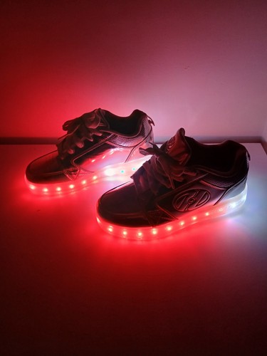 UK 3 Girls Heelys Trainers - LED Light Up Roller/ Wheels Shoes - Silver - Picture 7 of 24