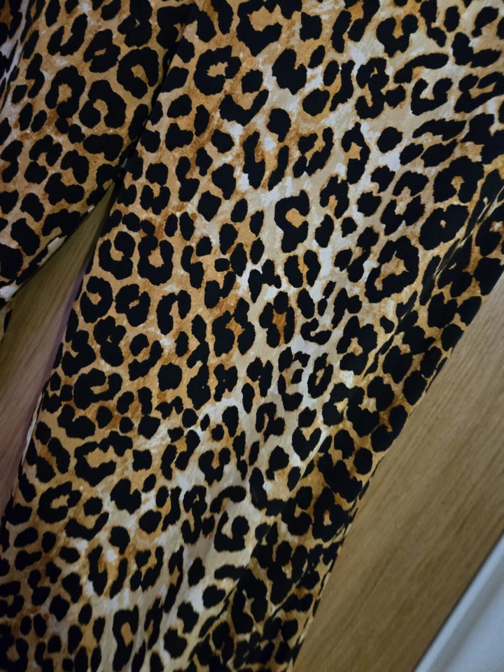 Ladies BOO HOO Pull On Wide Leg Trousers New Size 22 Long Leopard Print - Image 3 of 4