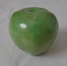 ANCIEN FRUIT FAIENCE BARBOTINE ONNAING EMAIL POMME VERT DECORATION TROMPE L'OEIL