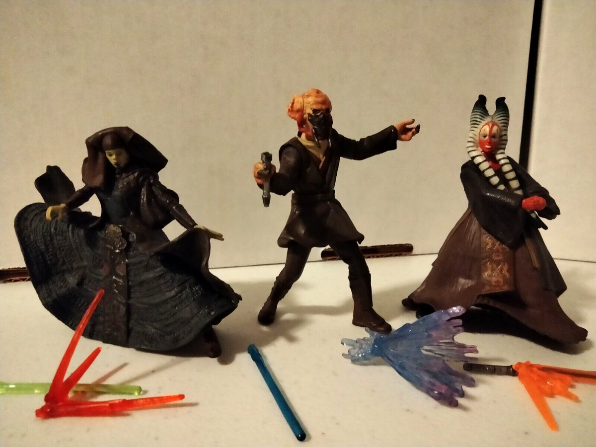 2002 Star Wars AotC Jedi figures Shaak Ti, Luminara Unduli, Plo