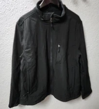 Essentials Men's Water-Resistant Softshell Jacket, Black, X-Large