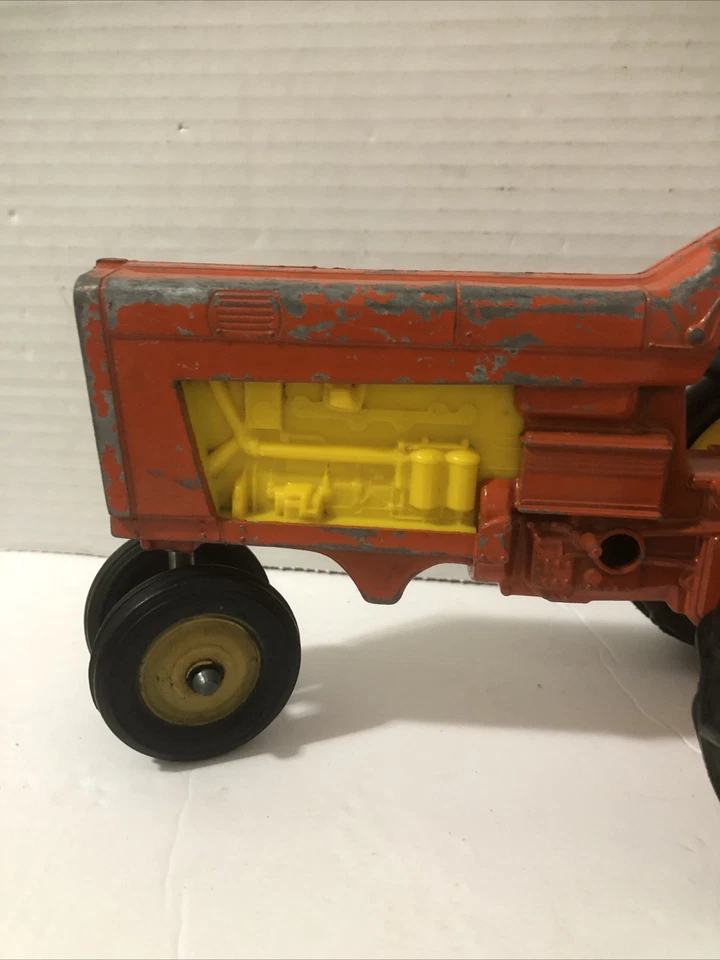 Brinquedo agrícola trator internacional vintage fundido HUBLEY 1970’S 1/16 - Imagem 3 de 4