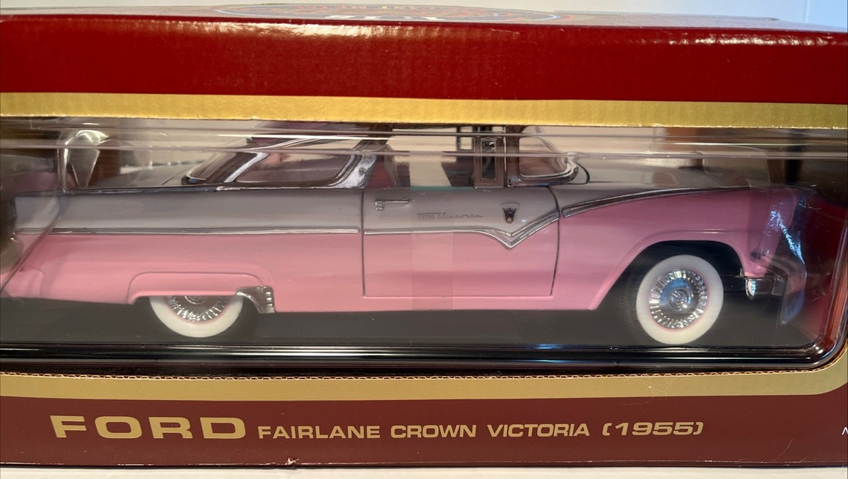 Road Legends 1955 Ford Fairlane Crown Victoria 1/18 Scale Model