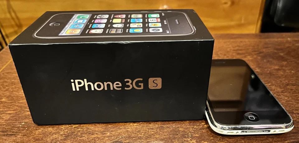 Apple iPhone 3GS 8GB (please read description) - Image 4 of 4