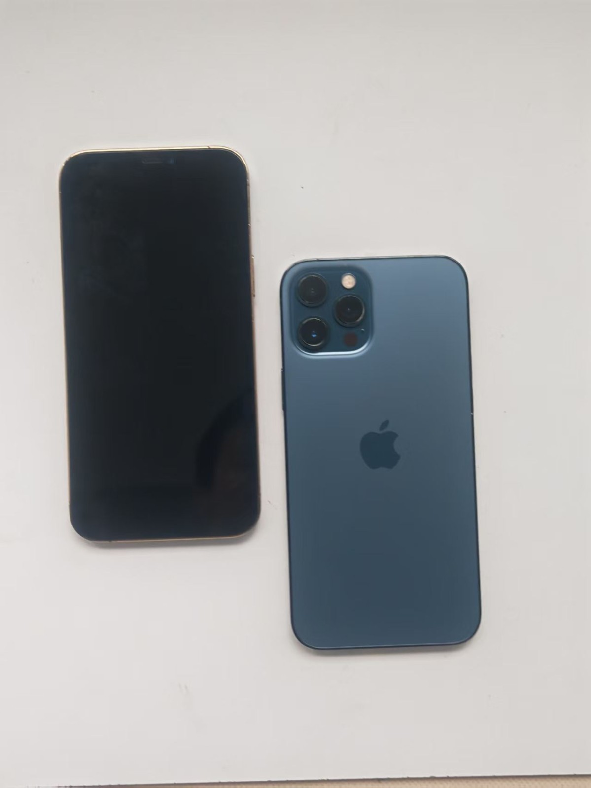Apple iPhone 12 Pro Max 128GB/256GB Sbloccato Buone Condizioni - Tutti i Colori foto 2