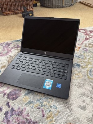 HP 14-dq0001dx 14'' (64GB eMMC, Intel Celeron N4020, 1.1GHz, 4GB RAM) Laptop