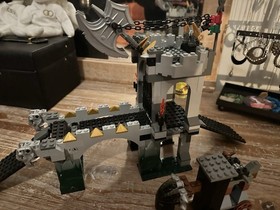 LEGO 8822 Castle Knights Kingdom Gargoyle Bridge 95% Complete Set vintage