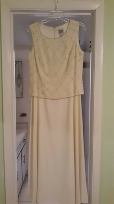 R&M Richard Women Dress Size 10 Cream White  Beaded Trim, sleeveless with scarf