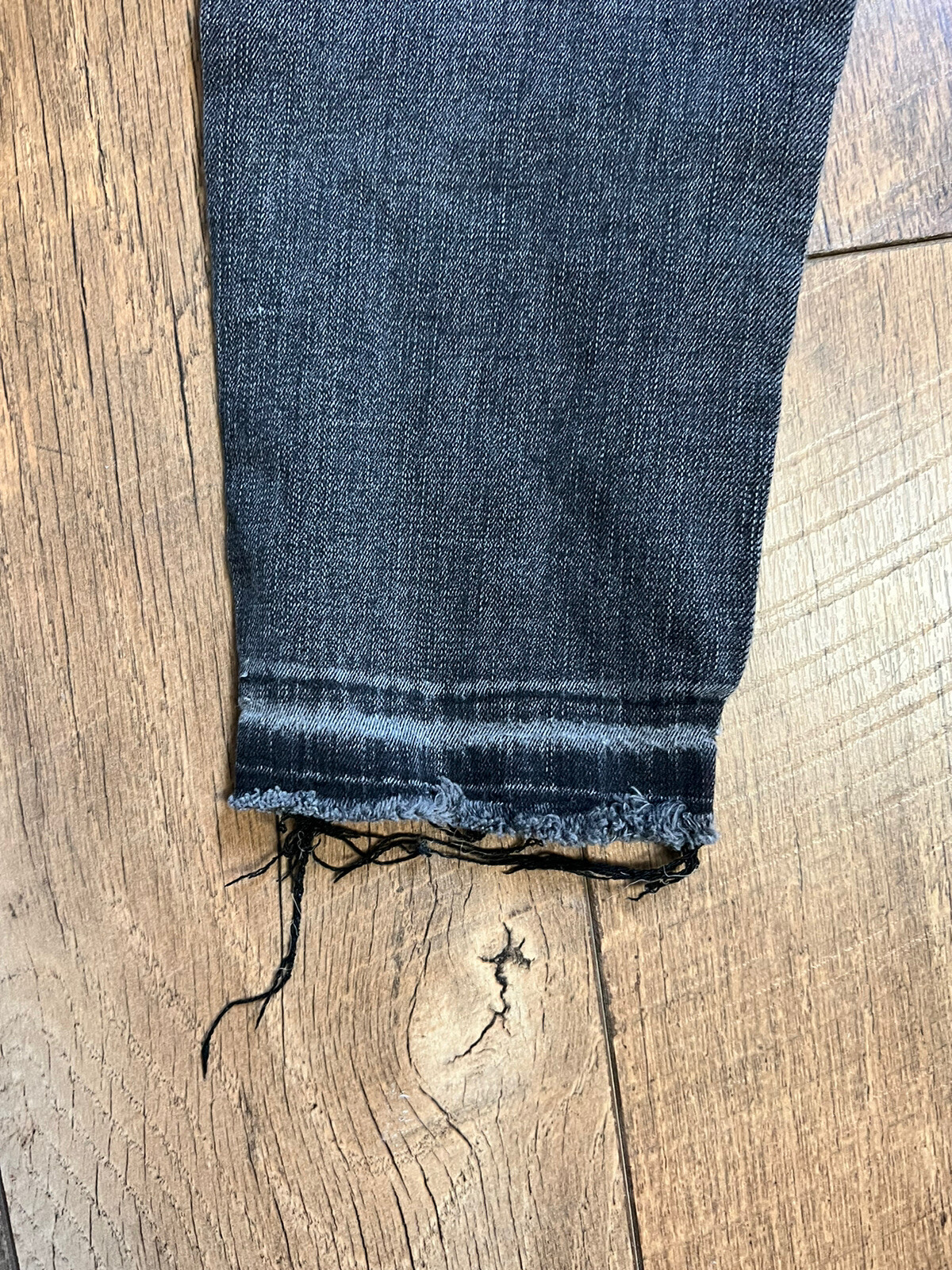 Levi Strauss Women&rsquo;s Size 29 Raw Hem Jeans Black 710 Super Skinny 29 X 30