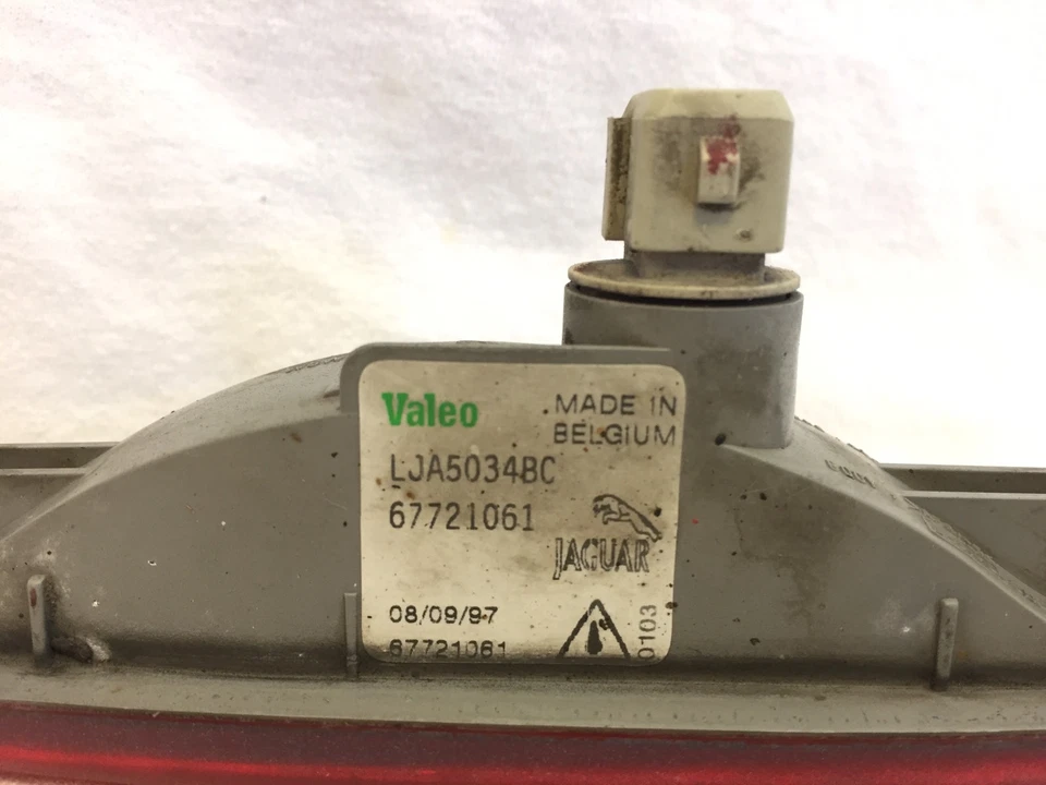 Luz de señalización trasera derecha o izquierda Jaguar XK8 XKR 1997-2006 LJA5034BC Foto 4 de 4